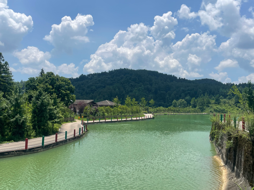 修文县六屯镇大木村：旅游避暑正当时